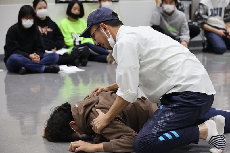 01ENTERTAINMENT　沖縄県那覇市壺屋　俳優　女優　役者　スクール　レッスン風景